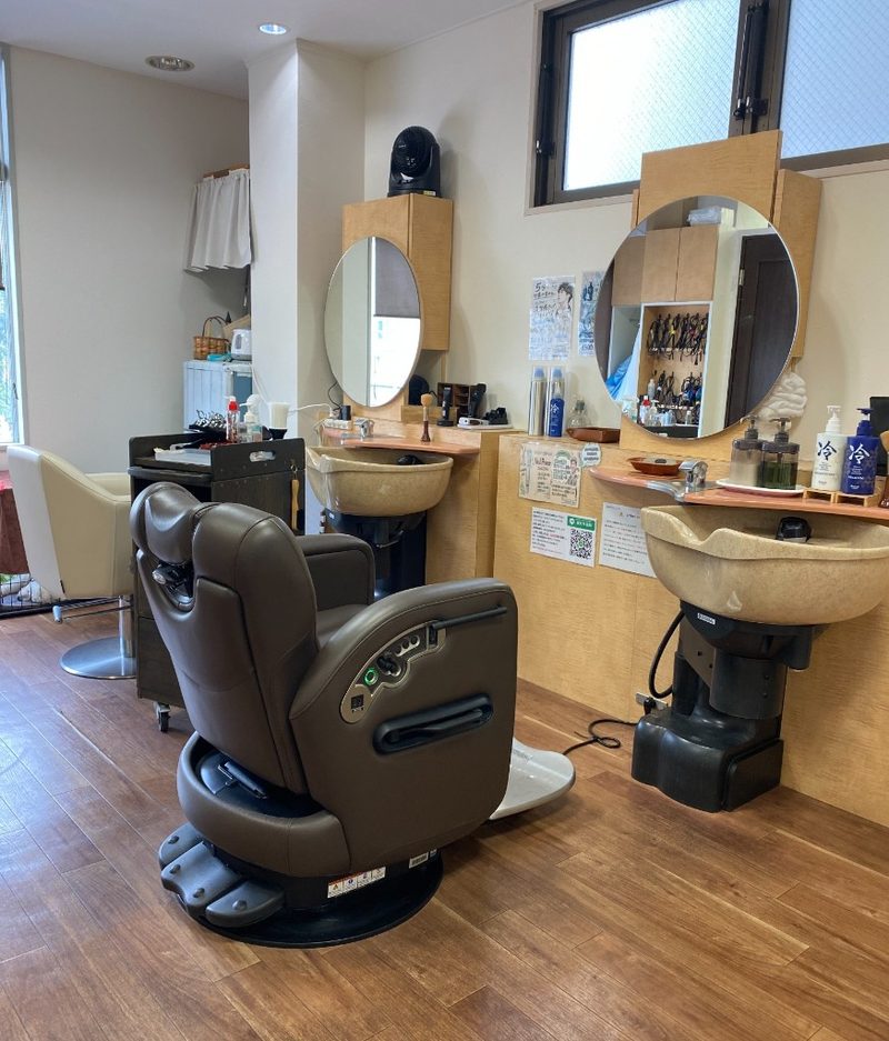 HairSalonヤザワの店内